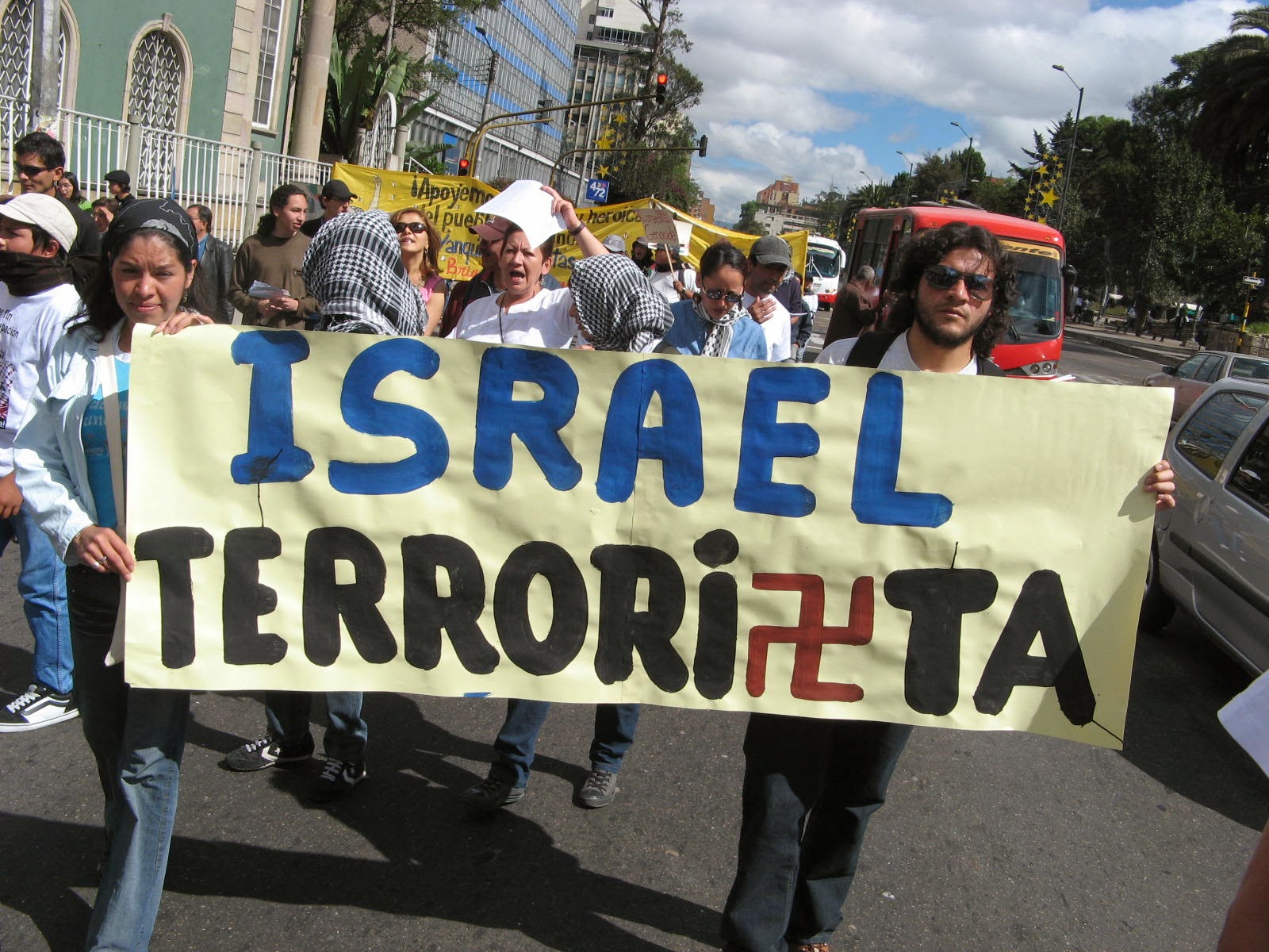 إسرائيل في التشيلي لتعزيز الاستبداد